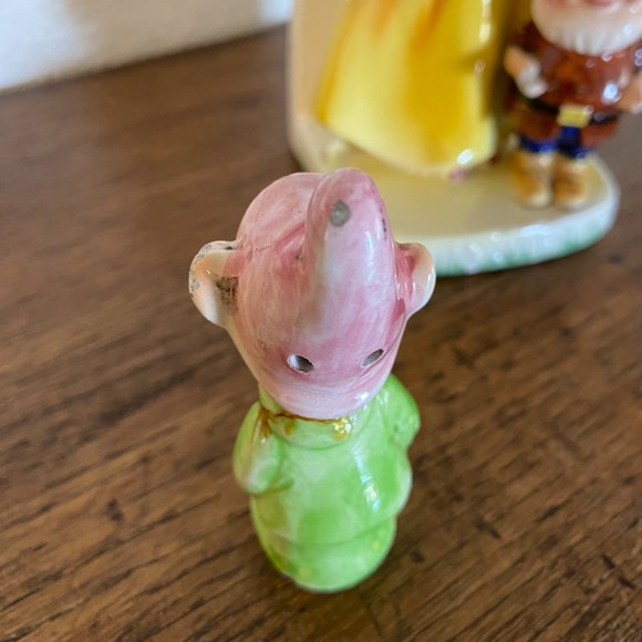 Vintage Snow White Napkin Holder With Doc and Happy Salt& Pepper Shakers - Picture 7 of 16